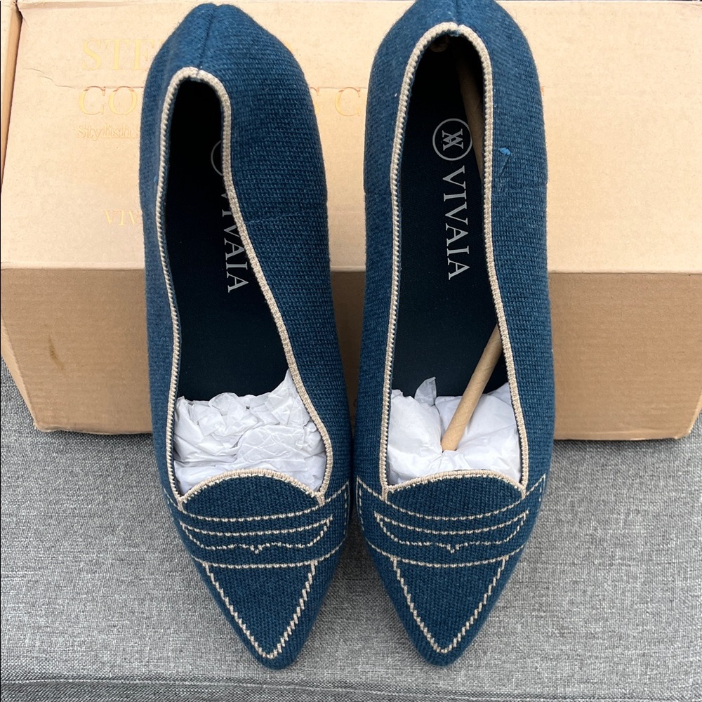 VIVAIA Women's Blue Pointed-Toe Shoes